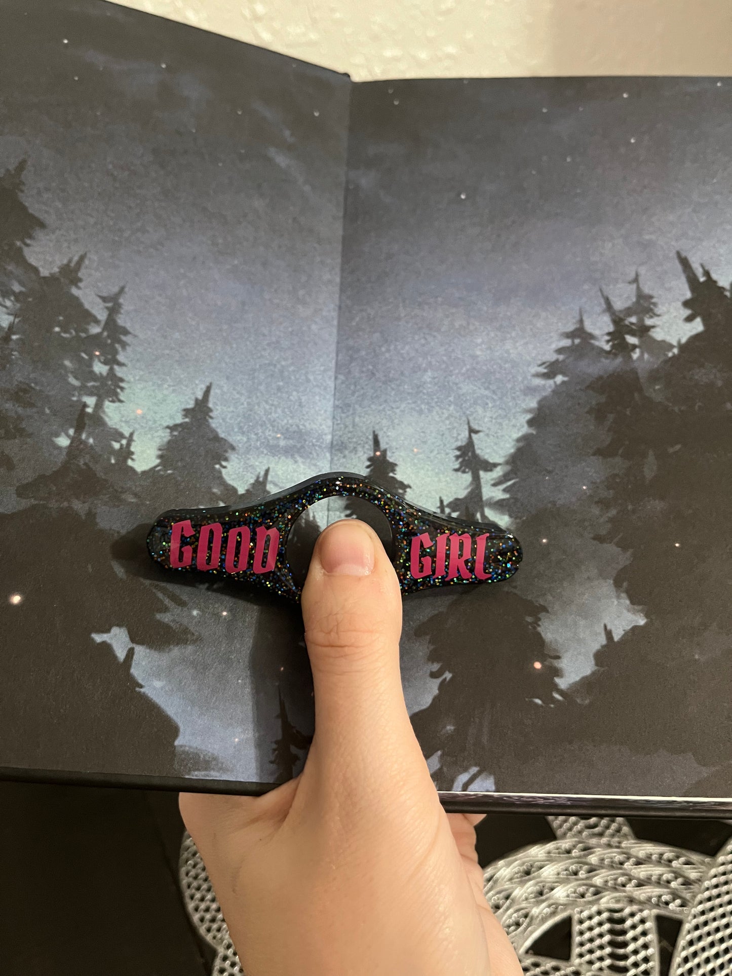 Good Girl Page Holder